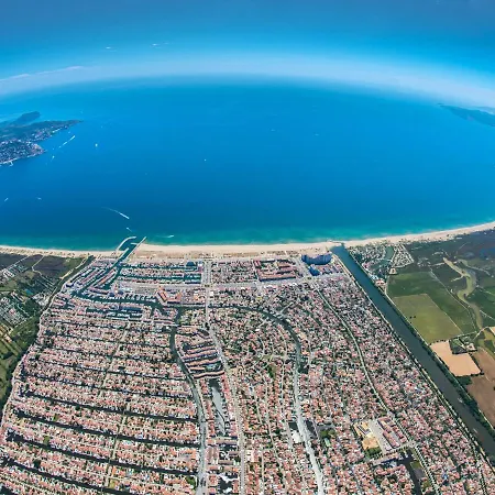 Port Mistral By Interhome *